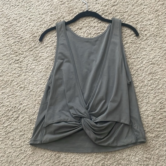 Lululemon GREEN twist low back t-shirt NWOT 6 - Picture 2 of 4